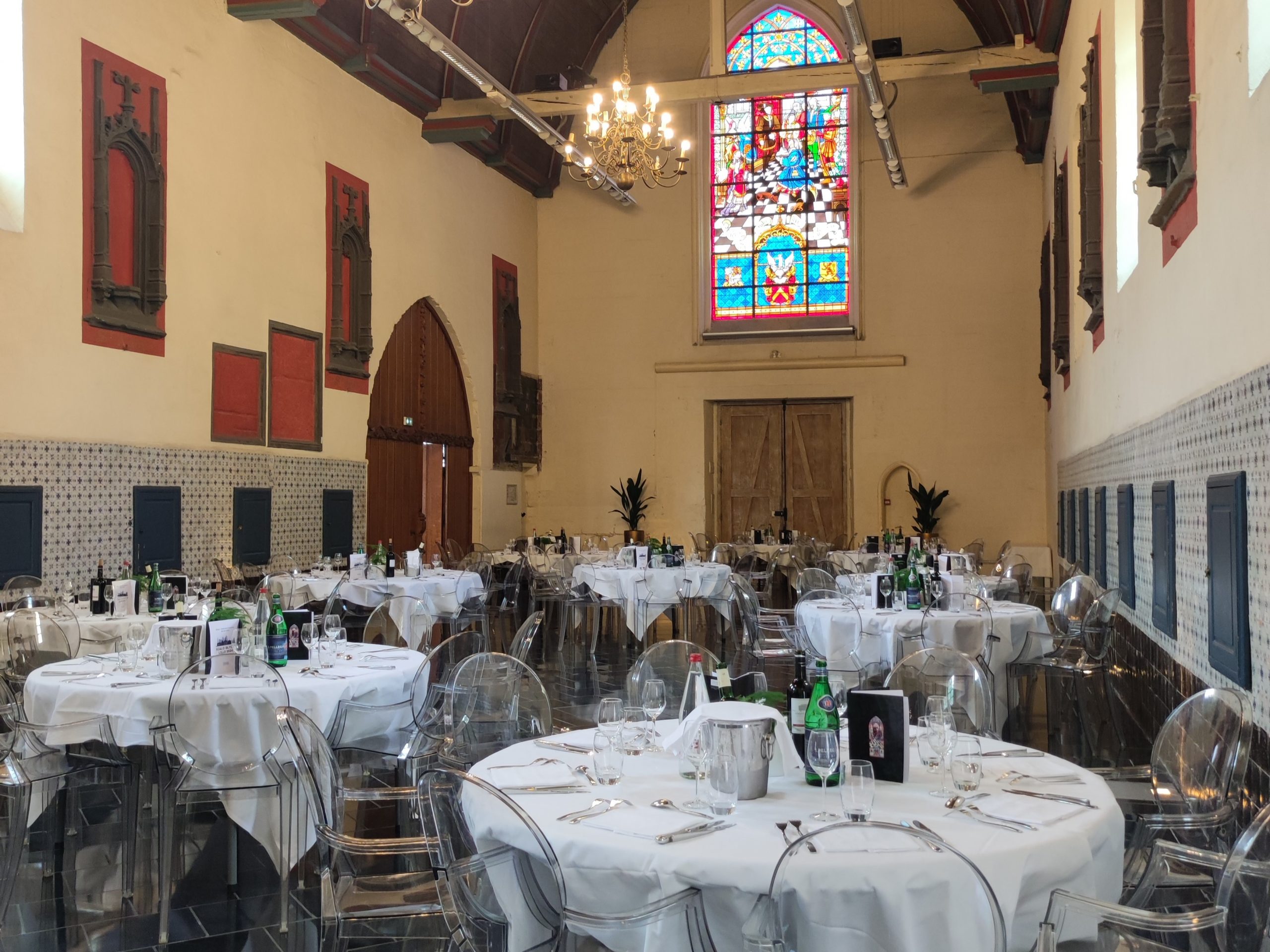 Dîner dans une cathedrale